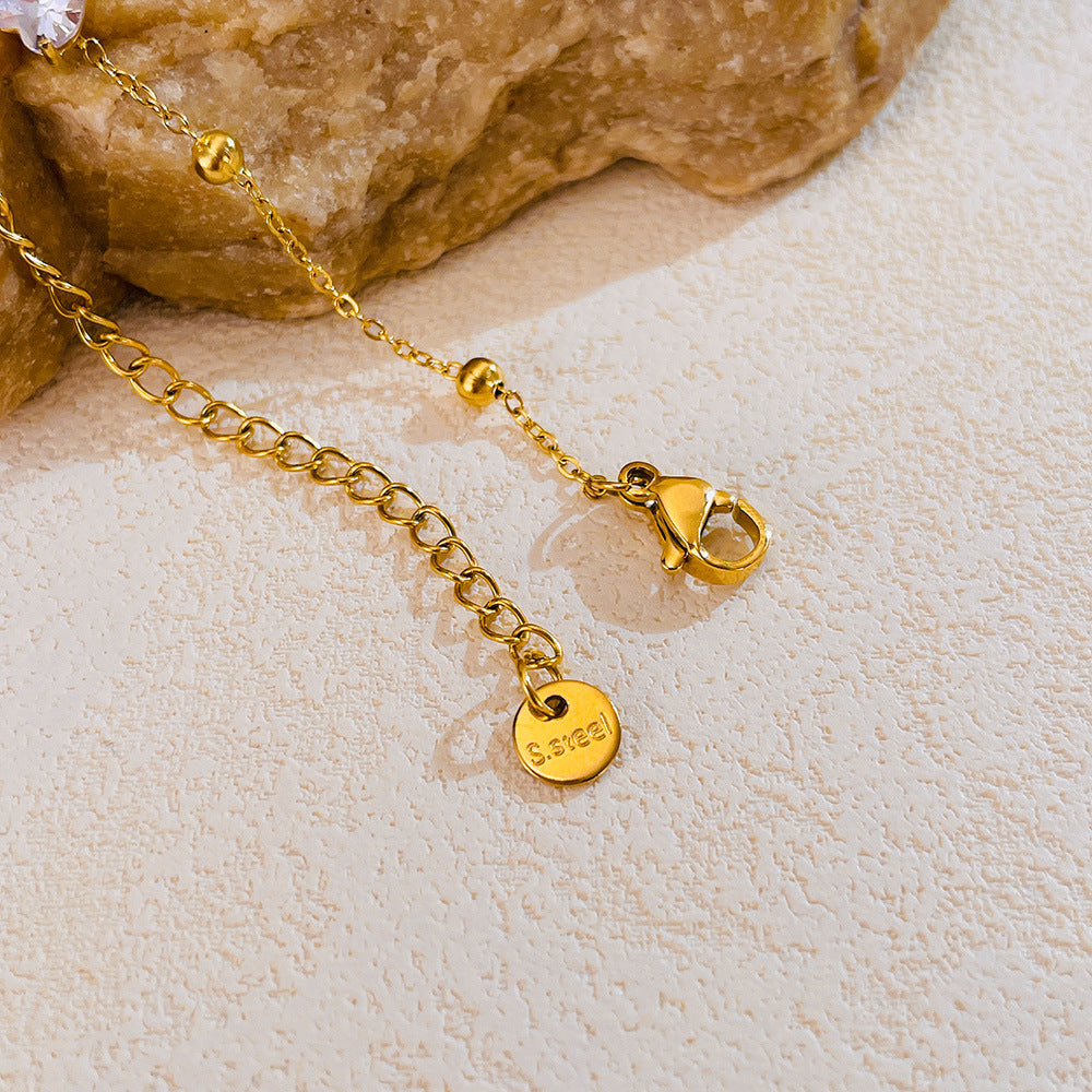 Darzeenᵀᴹ Gold Heart Bracelet – Stainless Steel, Cubic Zirconia | سوار قلب ذهبي – ستانلس ستيل مرصع