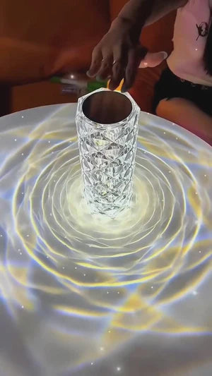 مصباح الطاولة الكريستالي بتقنية LED من Darzeen™