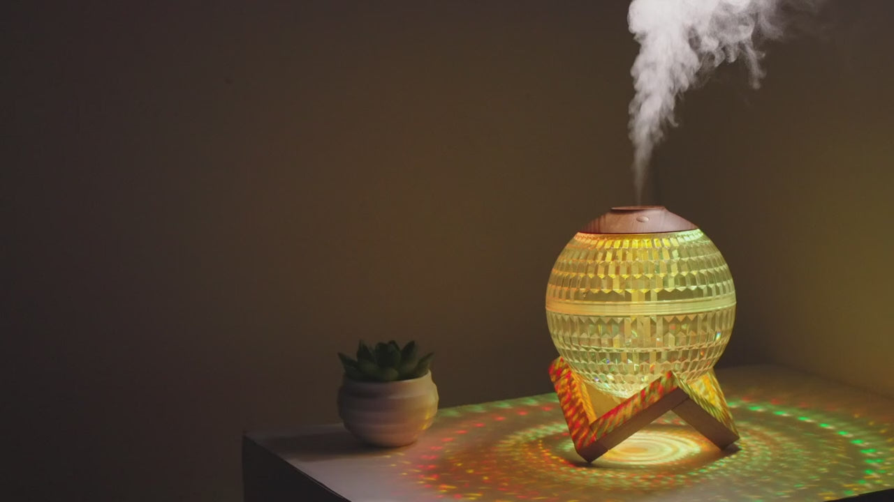 Load video: Darzeen™ Crystal Ball Atmosphere Humidifier | مرطب هواء كريستالي بإضاءة محيطية